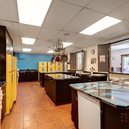 Hi Kelowna Hostel Экстерьер фото