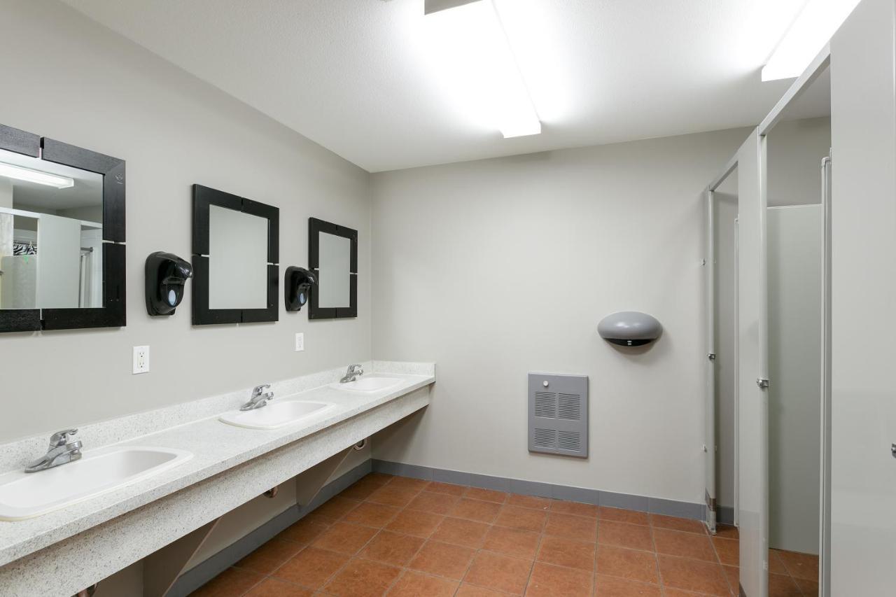 Hi Kelowna Hostel Экстерьер фото