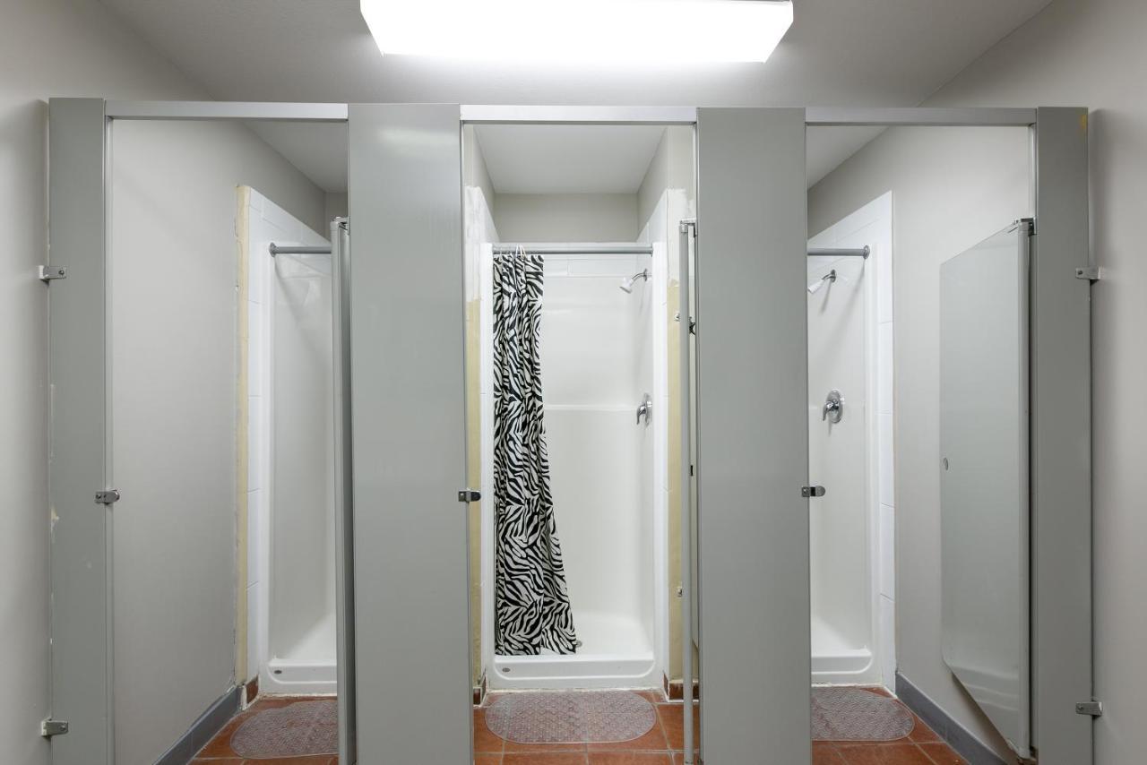 Hi Kelowna Hostel Экстерьер фото