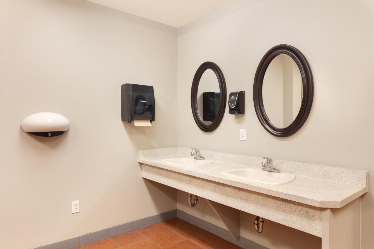 Hi Kelowna Hostel Экстерьер фото