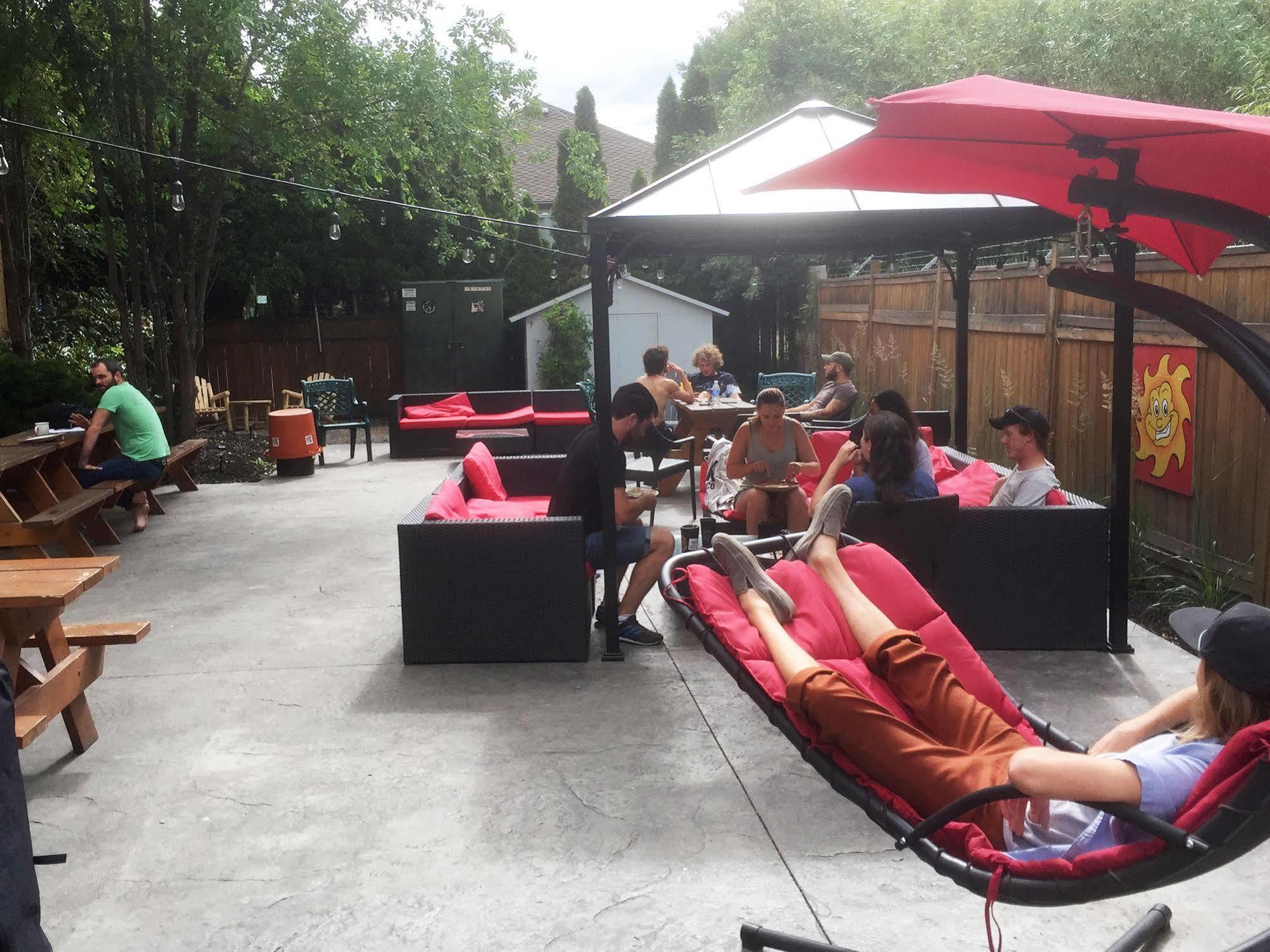 Hi Kelowna Hostel Экстерьер фото