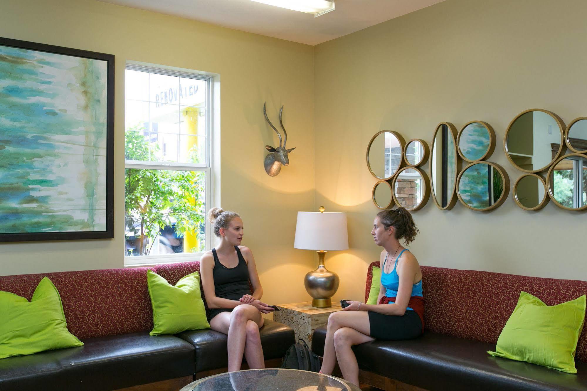Hi Kelowna Hostel Экстерьер фото